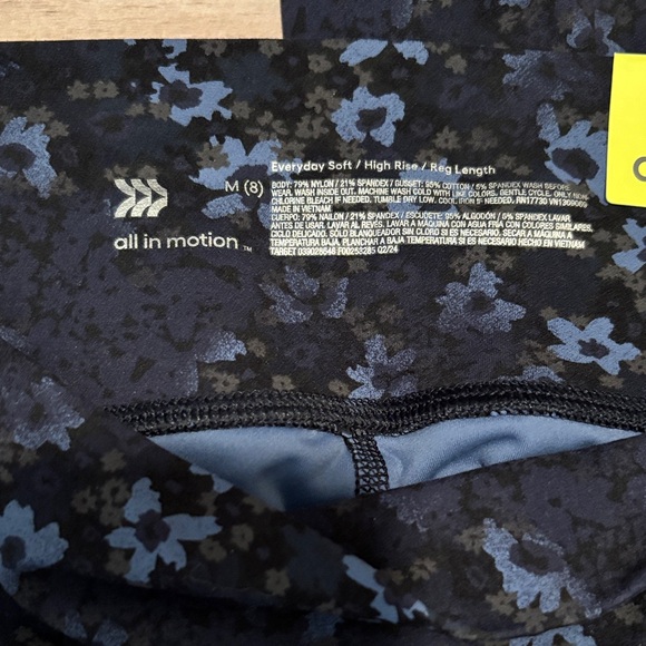 All in Motion Blue Floral Leggings - Picture 4 of 5